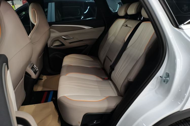 Used BYD Song Pro New Energy 2024 HONOR Edition DM-i 71KM Navigation Model
