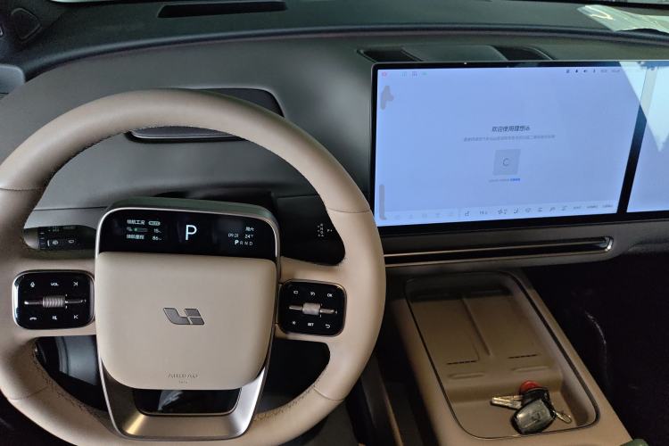 Used Li Auto i6 2025 Model Two-Wheel-Drive Standard Type
