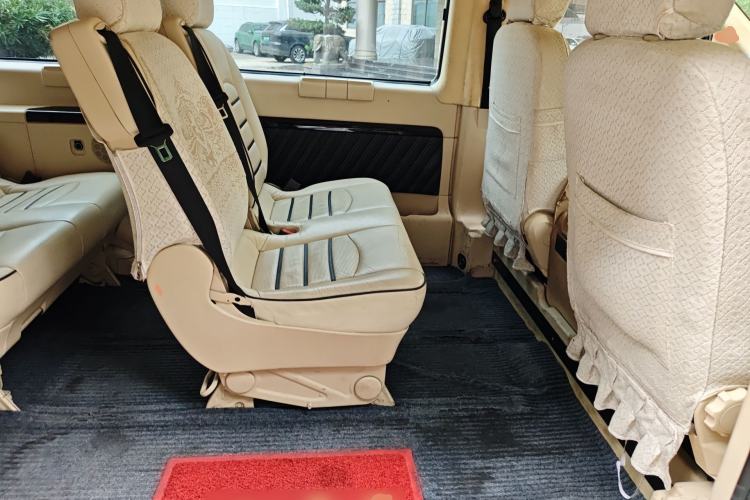 Used Mercedes-Benz Vito 2011 2.5L 7-seater executive version Left Rear Seat