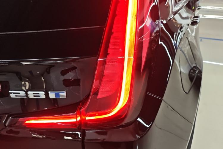 Used Cadillac XT4 2022 28T Two-Wheel-Drive Luxury Version