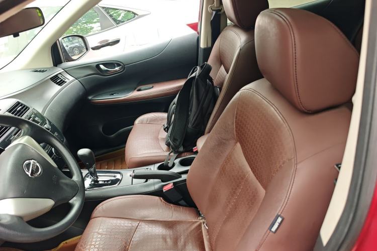 Used Nissan Tiida 2013 1.6L CVT Cool Cafe Edition