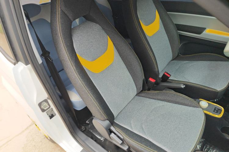 Used Chery QQ Ice Cream 2022 120km Conical Shape Lithium Iron Phosphate Right Front Seat