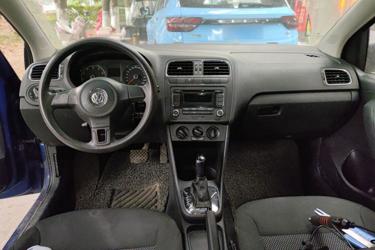 Used Volkswagen Polo 2011 1.6L Automatic ZhiShang Version Center Console