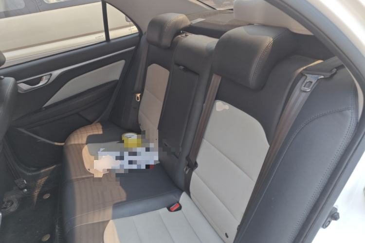 Used Geely Auto Vision 2019 Upgraded Model 1.5L CVT Luxury Version China VI Standard Left Rear Seat