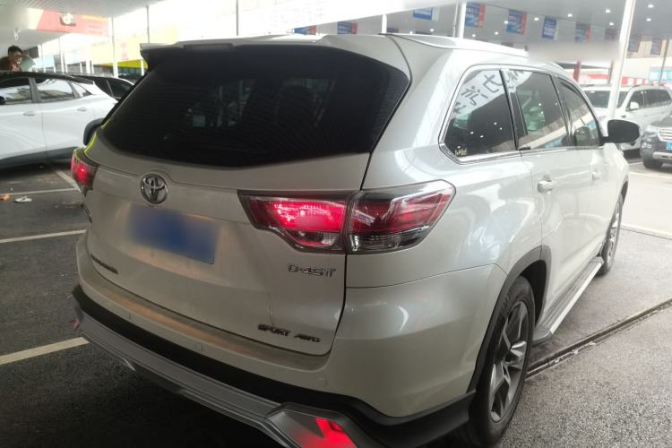 Used Toyota Highlander 2017 2.0T Four-Wheel Drive Luxury Edition 7 Seats Rear Right 45 Deg