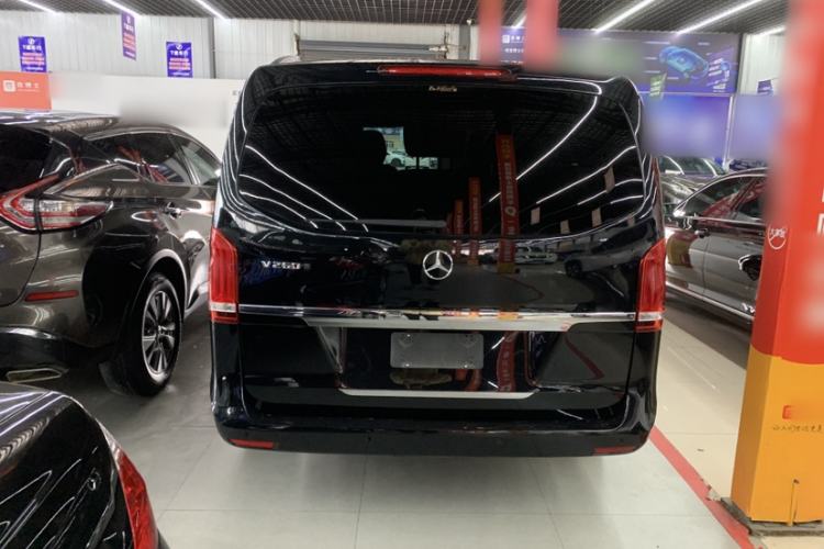 Used Mercedes-Benz V-Class 2016 V 260 Avantgarde Edition
