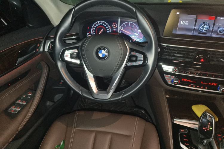 Used BMW 5 Series 2019 525Li Luxury Package Steering Wheel