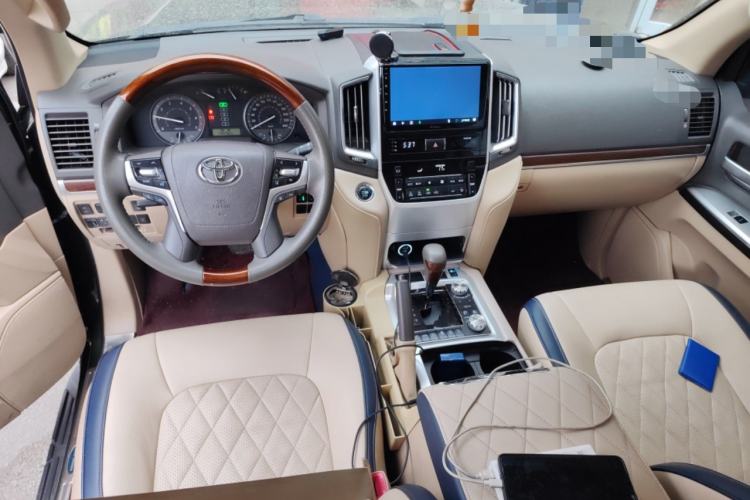 Used Toyota Land Cruiser 
