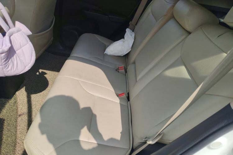 Used Honda CR-V 2016 2.0L two-wheel drive Urban Edition Left Rear Seat