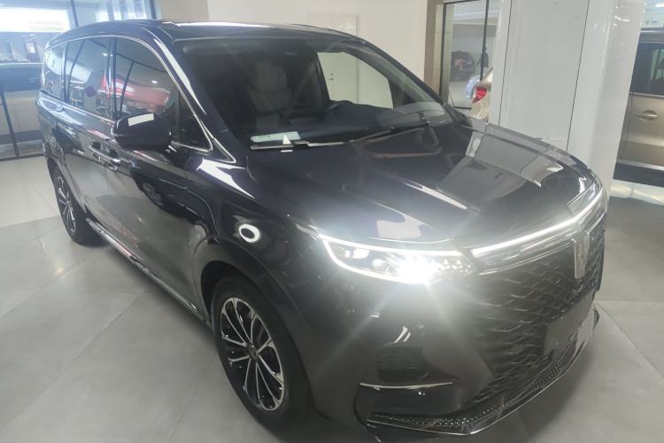 Used Roewe iMAX8 2021 400TGI Supreme Series Prestige Edition Front Right 45 Deg