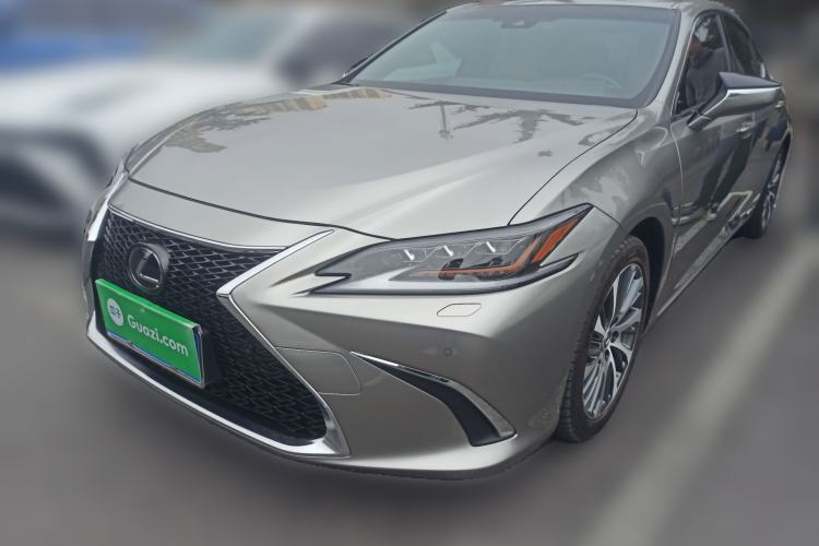 Used Lexus ES 2019 300h Millionth Anniversary Limited Edition China VI Standard