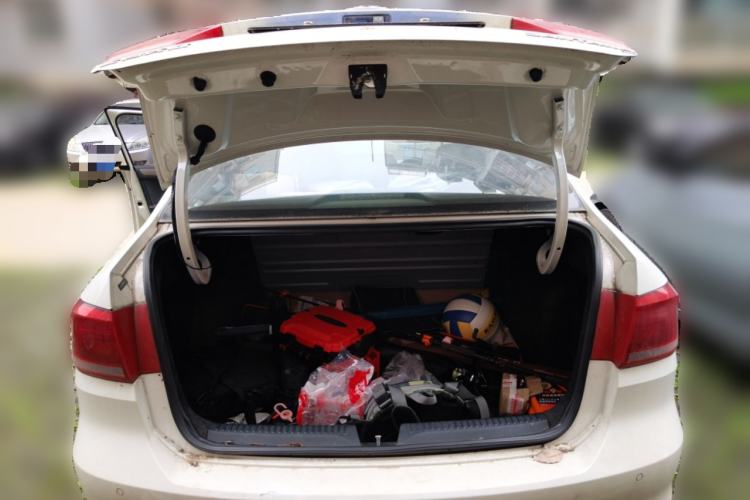 Used Volkswagen Santana 2015 1.6L Automatic Comfort Edition Trunk