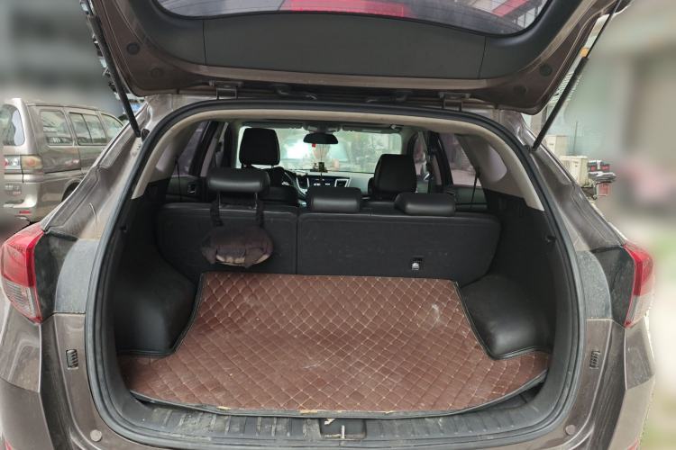 Used Hyundai Tucson 2015 1.6T Dual-Clutch Two-Wheel-Drive Smart Model Trunk