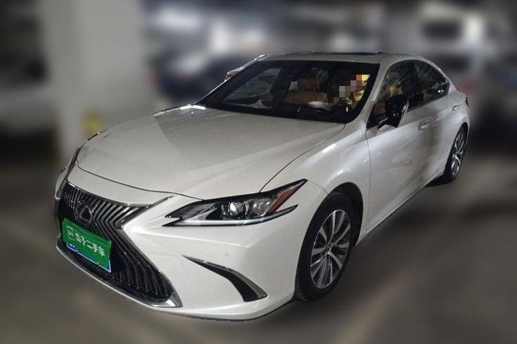 Used Lexus ES 2020 200 Excellence Edition Front Left 45 Deg