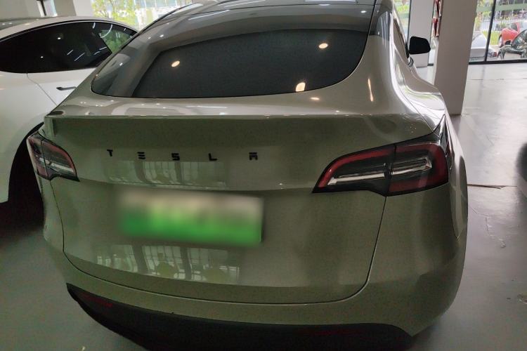 Used Tesla Model Y 2022 Long-Range All-Wheel-Drive Version
