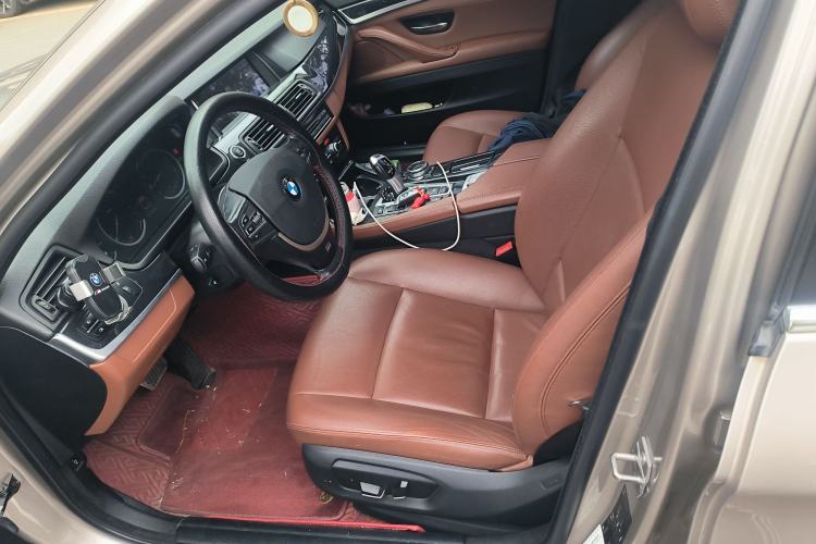 Used BMW 5 Series 2014 520Li Elegant Model
