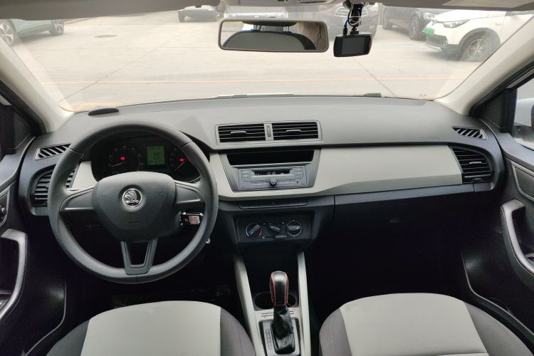 Used Skoda Fabia 2015 1.4L Automatic Front-Drive Model
