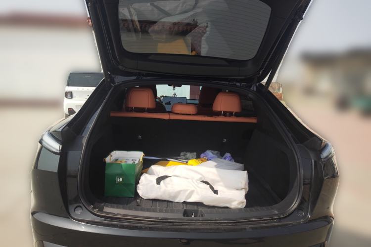 Used ONVO L60 2024 60 kWh Rear-Drive Version Trunk