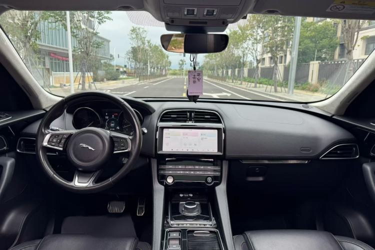 Used Jaguar F-PACE 2019 2.0T Four-Wheel Drive Urban Luxury Edition