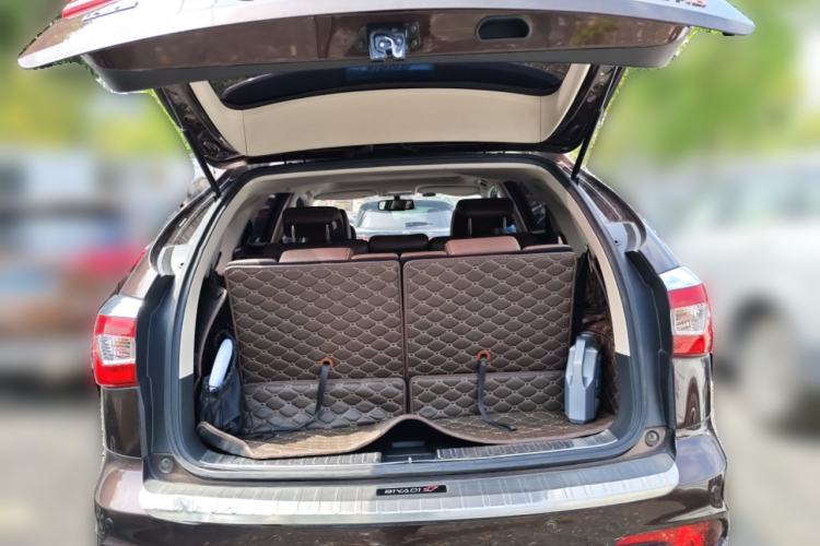 Used BYD S7 2016 2.0T Automatic Prestige Edition Trunk