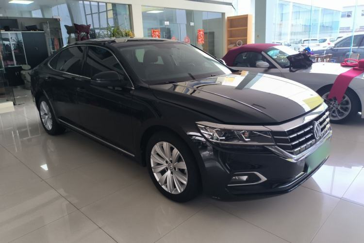 Used Volkswagen Passat 2019 330TSI Elite Edition China VI Front Right 45 Deg