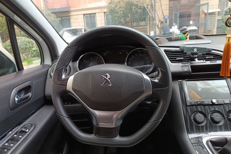 Used Peugeot 3008 2015 2.0L Manual Classic Edition
