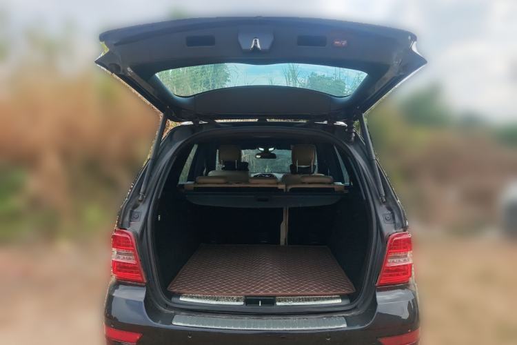 Used Mercedes-Benz M-Class 2010 ML 350 4MATIC Luxury Special Edition Trunk