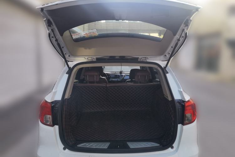 Used Buick Envision 2015 20T Two-Wheel-Drive Elite Model Trunk