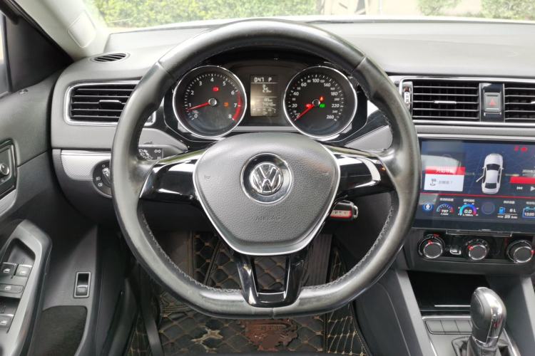 Used Volkswagen Sagitar 2015 1.6L Automatic Comfort Model