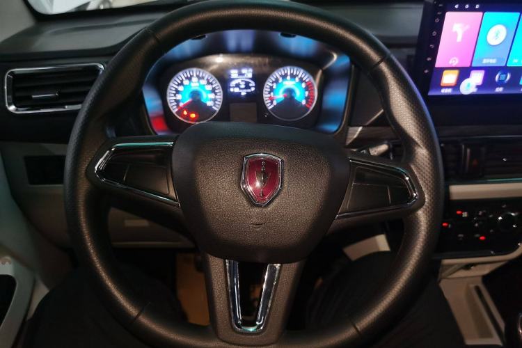 Used Jinbei Hiace X30 2024 1.5L Wealthy-Style Passenger Van 5/6/7 Seater
