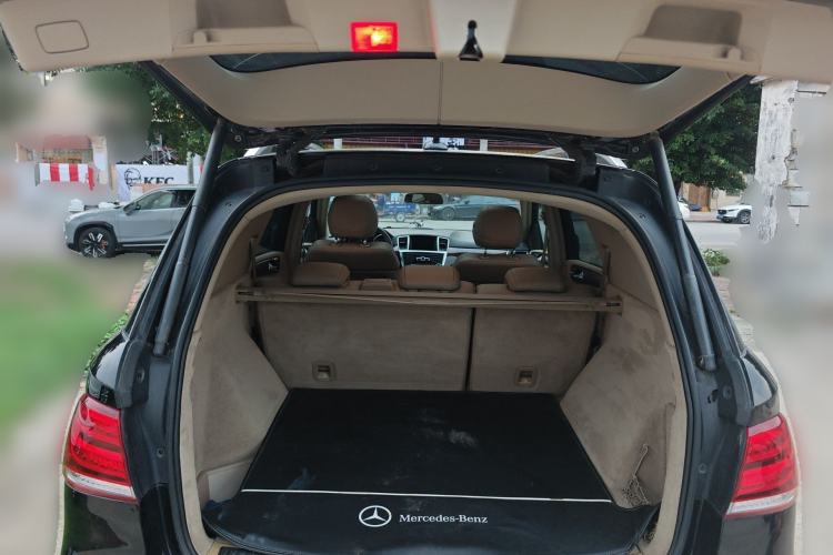 Used Mercedes-Benz M-Class 2014 ML 400 4MATIC Dynamic Model Trunk