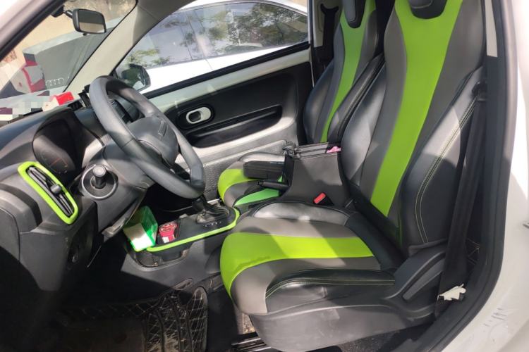 Used Roewe Clever 2021 302 km New Four-Seater Super-Efficient Version
