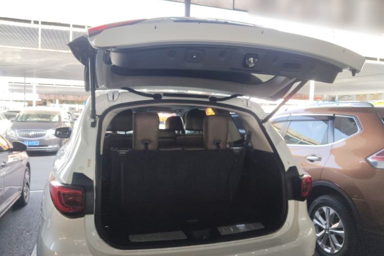 Used Infiniti QX60 2018 2.5 S/C Hybrid Two-Wheel-Drive Excellence Edition China VI Standard Trunk