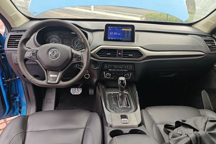 Used Dongfeng Fengon S560 2018 1.8L CVT Elite Model 7 Seats Center Console