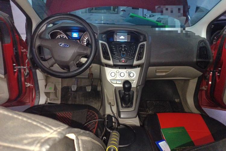 Used Ford Focus 2012 Sedan 1.6L Manual Comfort Model
