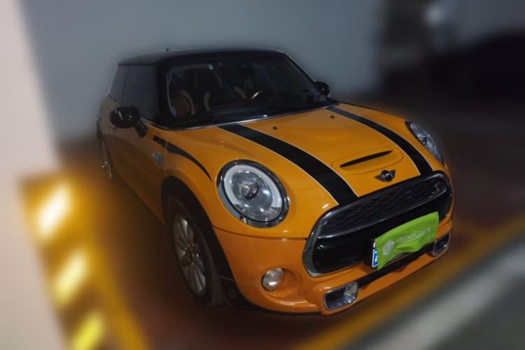 Used MINI 2014 2.0T COOPER S Excitement Front Right 45 Deg