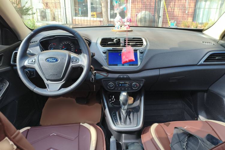 Used Ford Escort 2017 Happiness Edition 1.5L Automatic Fashion Version Center Console