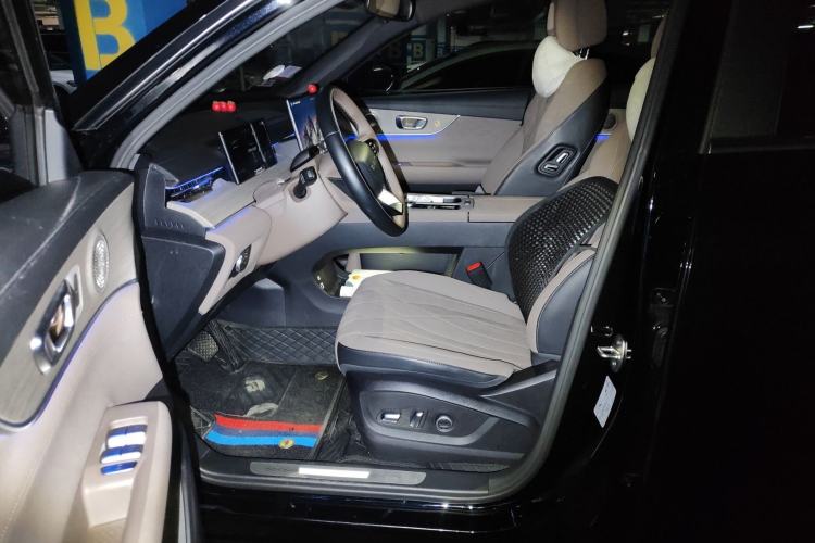 Used Chery Tiggo 8 PLUS C-DM 2025 1.5T 116 km Prestige Version 5 Seats