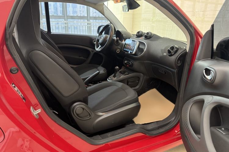 Used smart fortwo 2015 1.0L 52 kW Hardtop Passion Edition
