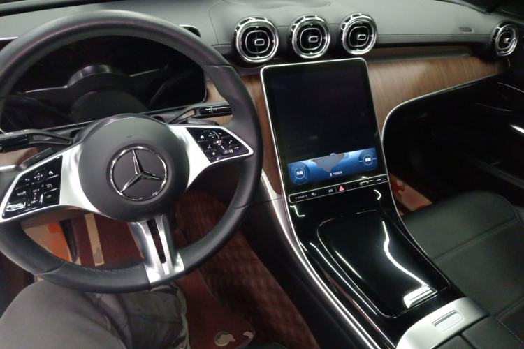 Used Mercedes-Benz C-Class 2022 Facelift C 260 L Center Console