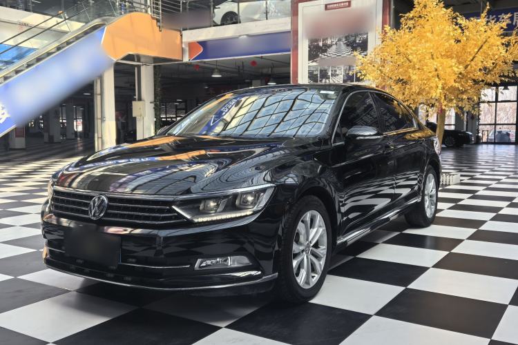 Used Volkswagen Magotan 2017 330TSI DSG Luxury Model
