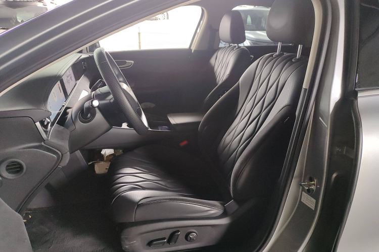 Used Roewe D7 2023 DMH 125km Flagship Edition
