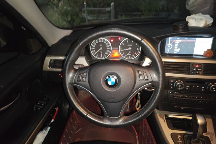 Used BMW 3 Series 2010 320i Luxury Model Steering Wheel