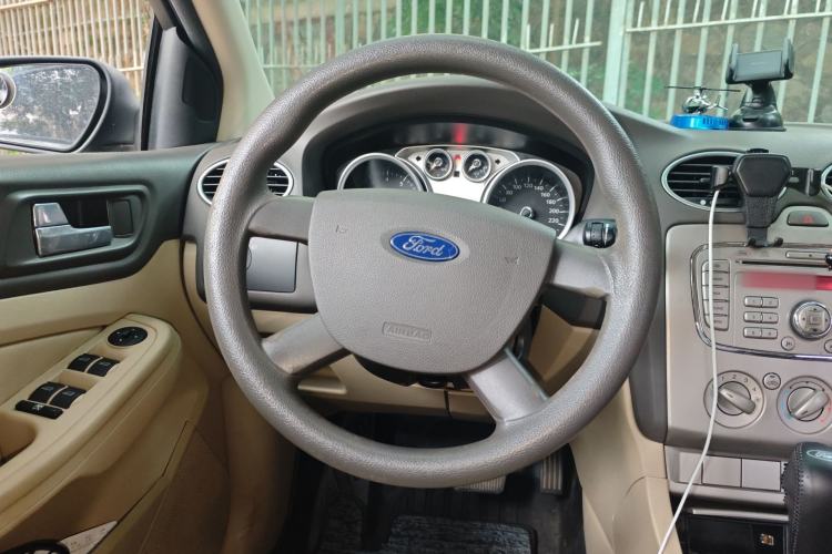 Used Ford Focus 2011 Sedan 1.8L Automatic Fashion Edition
