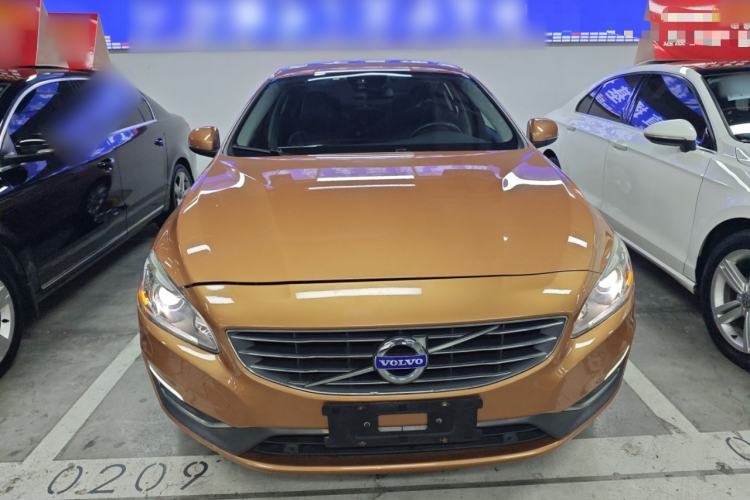 Used Volvo S60 2014 S60L 2.0T Zhiyuan Edition
