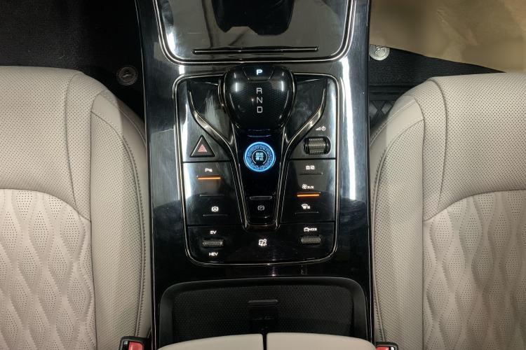 Used BYD Han 2024 DM-i Glory Edition 121KM Prestige Model
