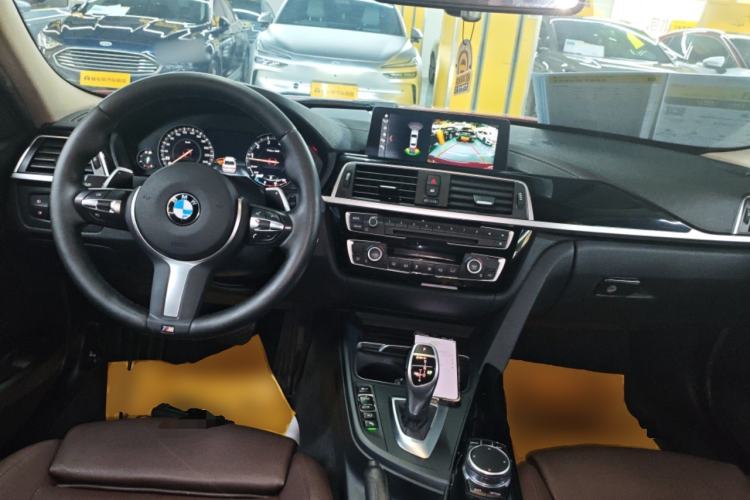 Used BMW 3 Series 2018 320Li Leading Model M Sport Package Center Console