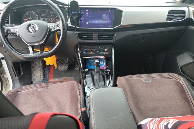 Used Volkswagen Tayron 2020 330TSI Two-Wheel Drive Luxury Smart Connectivity Version Center Console