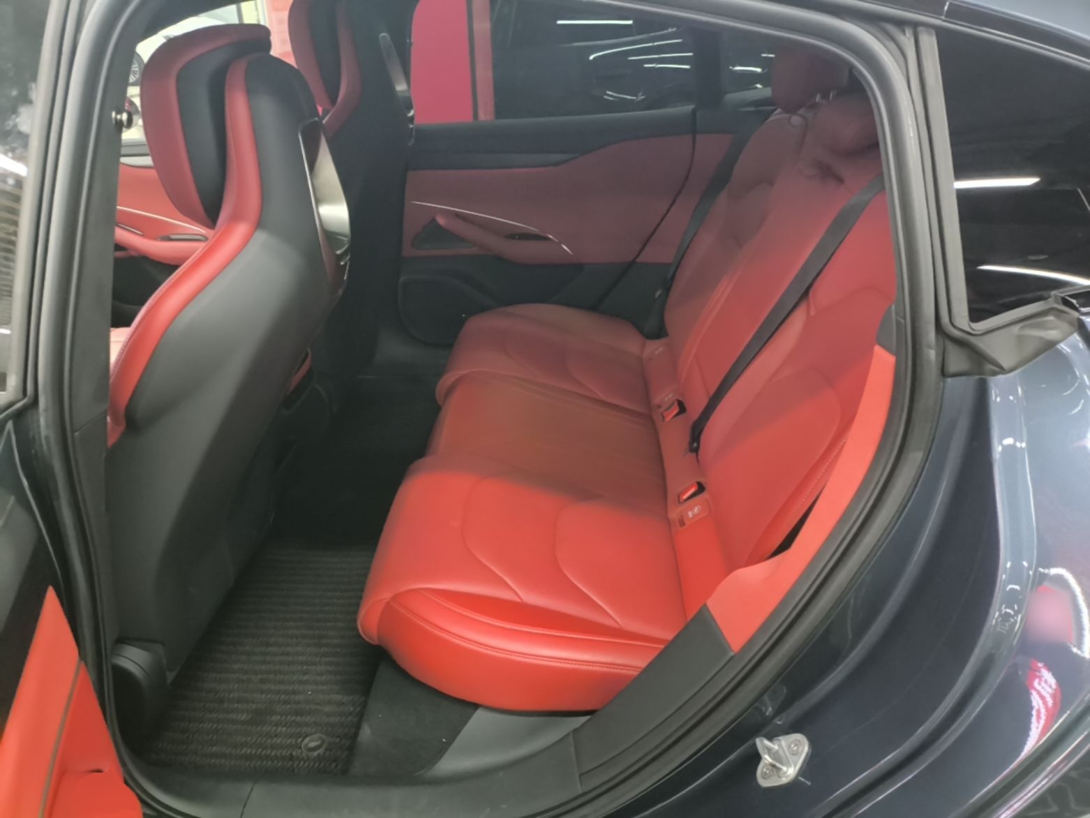 Xiaomi Auto SU7 2024 Four-Wheel-Drive Max Founder's Edition — снимка 20