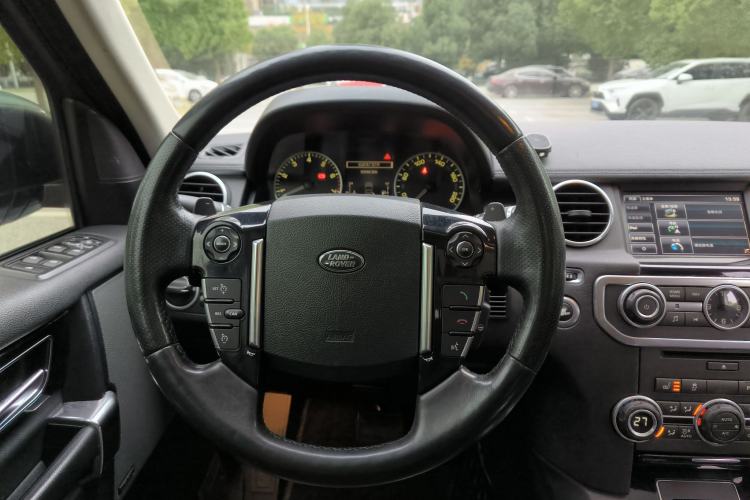 Used Land Rover Discovery 2014 3.0 SC V6 HSE Steering Wheel